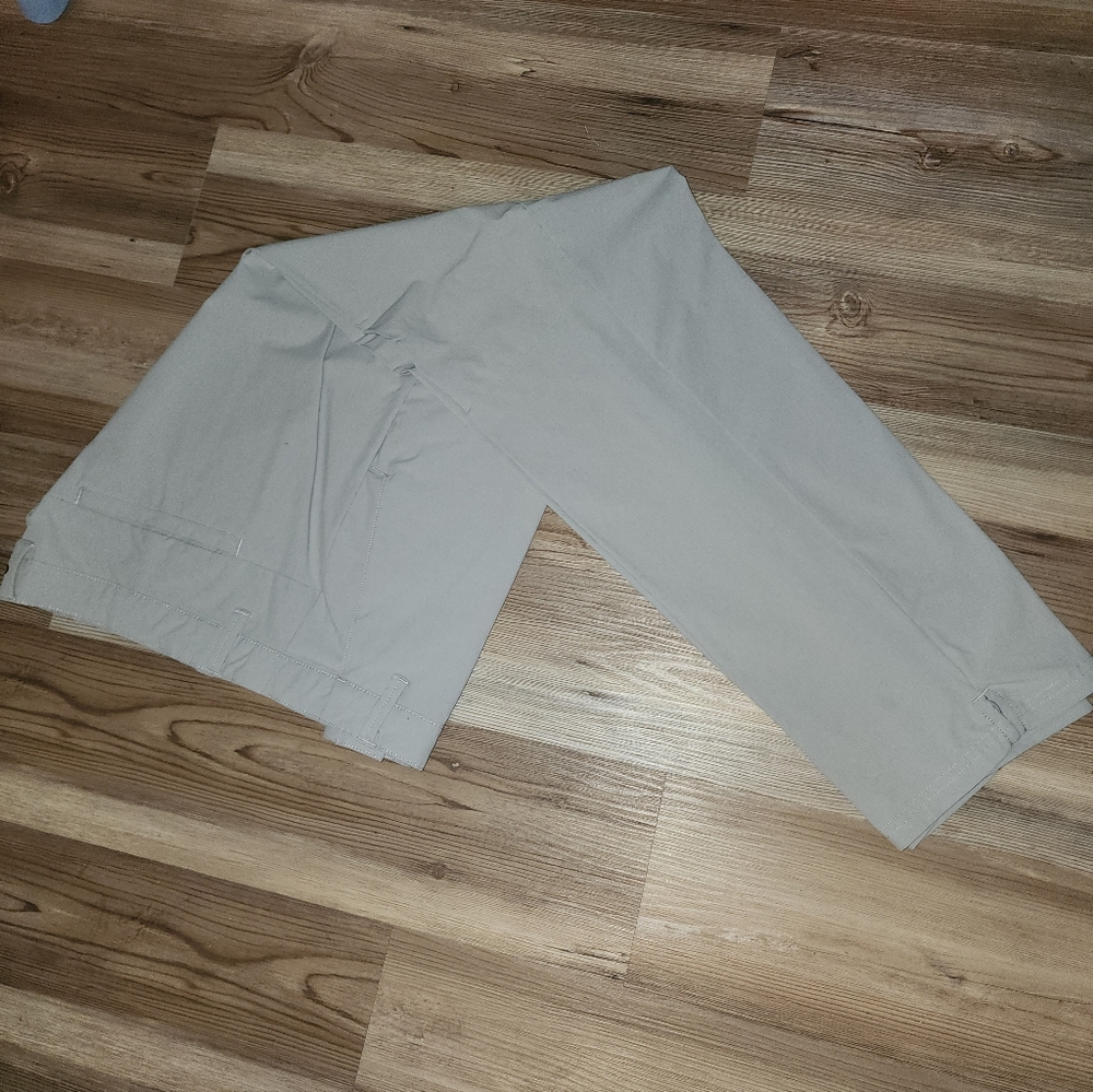 Oakley Men's Light Gray Dress Pants